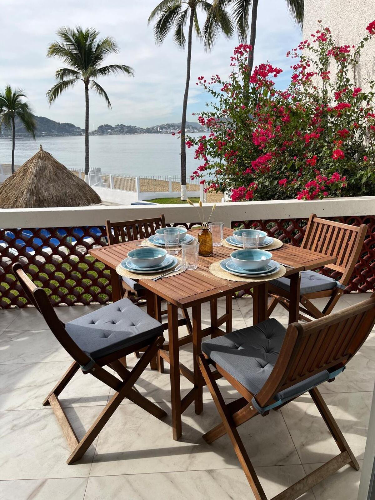 Spacious Apartment In Manzanillo Right On The Beach Exterior photo